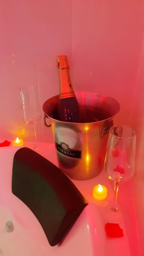 Le Bijou Appartement Avec Jacuzzi Et Sauna Privatif Terrasse Plein Sud Clim Parking Privatif Bandol Luaran gambar